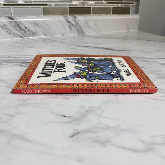 Vintage Witches Four book Marc Brown Halloween story book hardcover - Picture 8 of 8